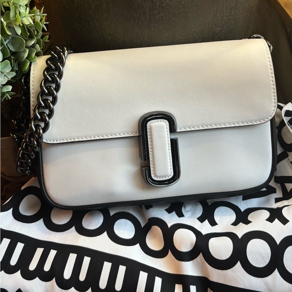 Authentic MARC JACOB Bicolor leather magnetic flap 2 straps shoulder/Crosby - Picture 4 of 16